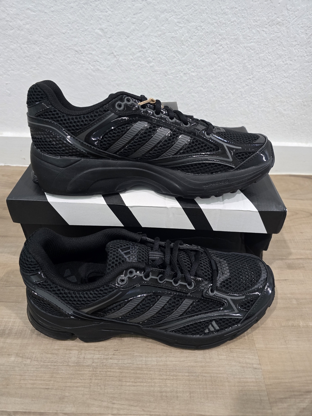 Adidas Spiritan 2000 Men’s Black Athletic Running Shoes.9M / 10W